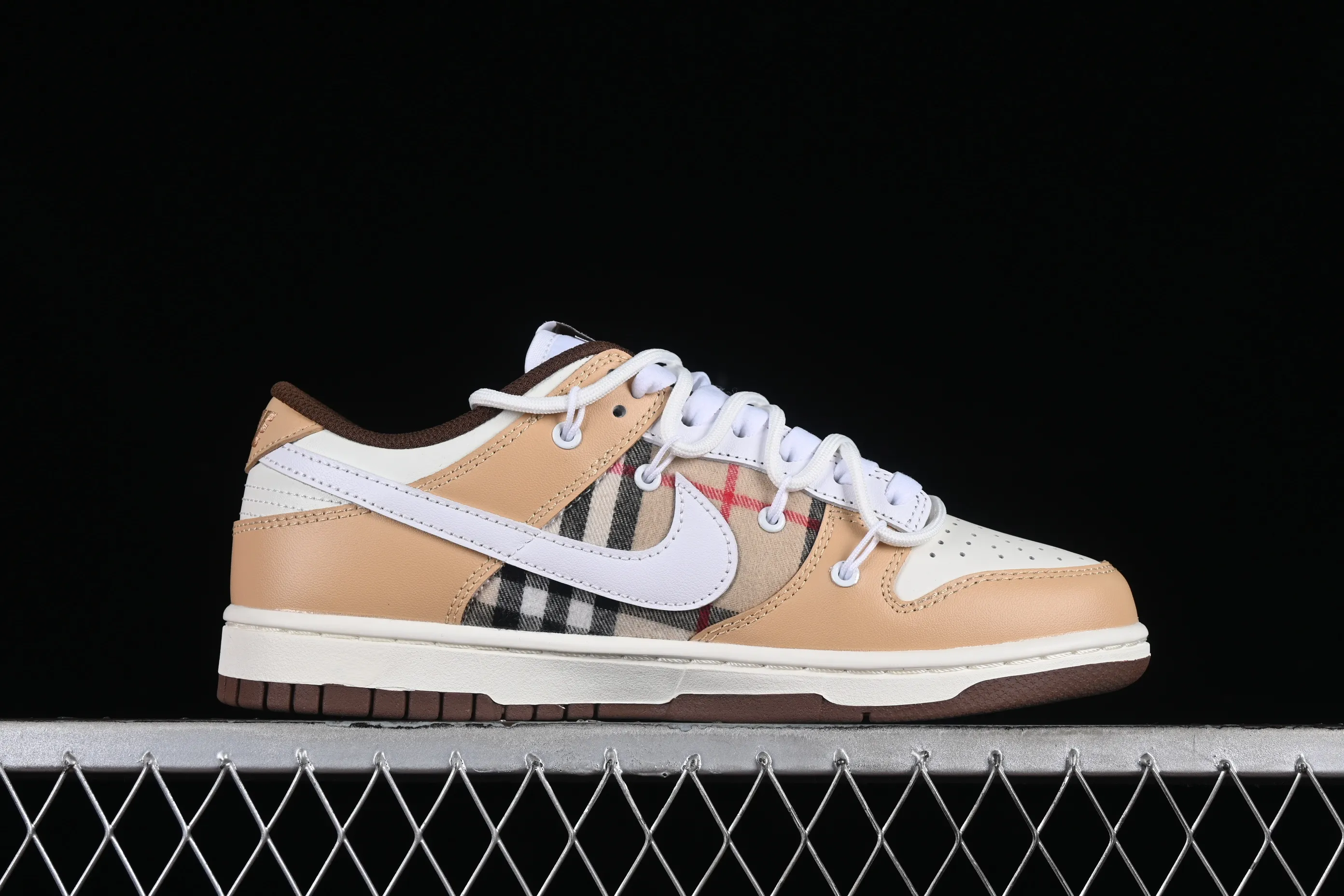 All Categories Nk SB Dunk Series Nk SB Dunk Low Low-top sneakers Nk Dunk Low Plaid Variations Retro literary style SB strappy low-top casual sneakers DD1503-124